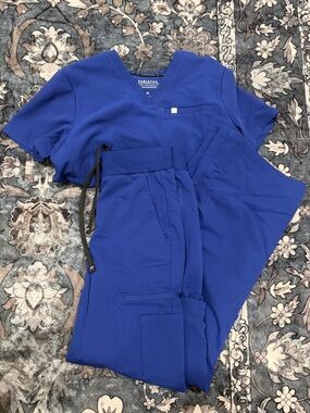 Fabletics scrubs